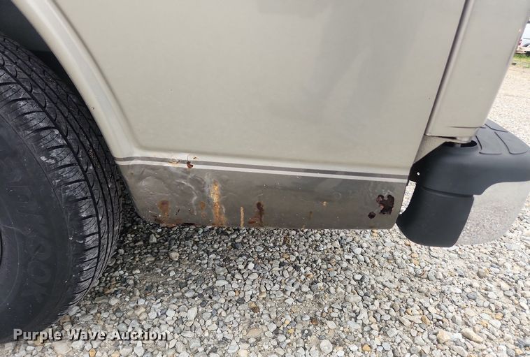 image for item LX9557 2002 GMC Savana G1500  van