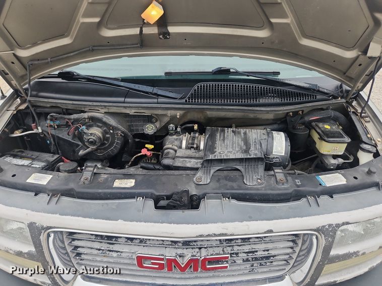 image for item LX9557 2002 GMC Savana G1500  van