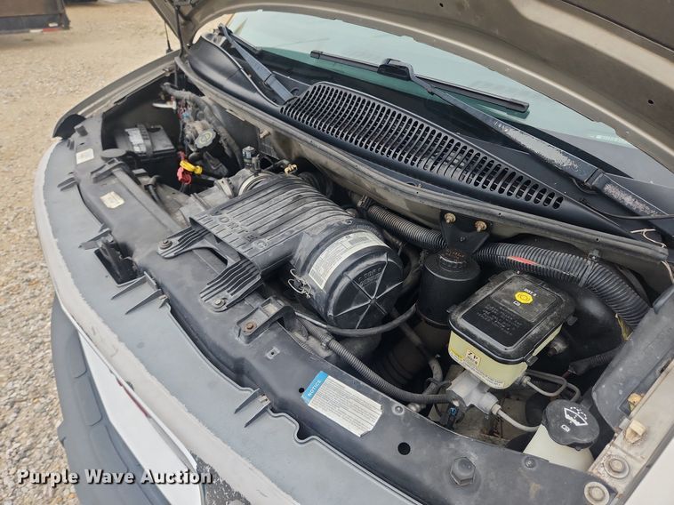 image for item LX9557 2002 GMC Savana G1500  van