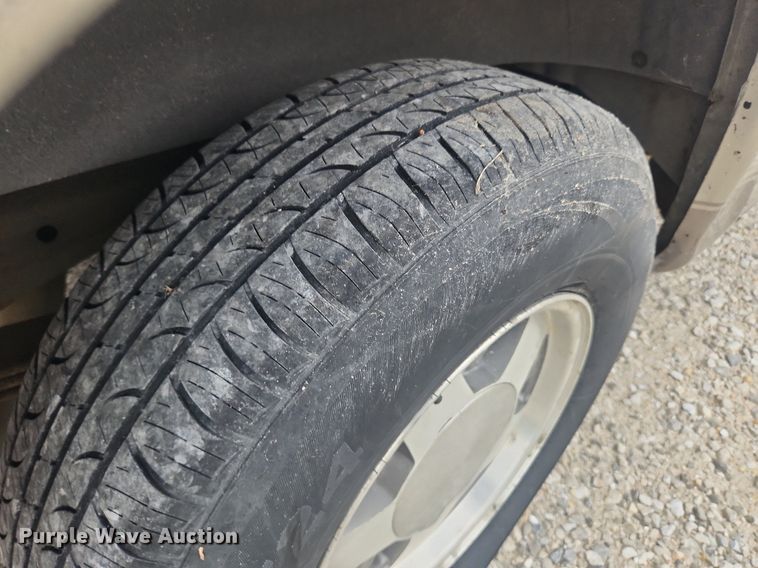 image for item LX9557 2002 GMC Savana G1500  van