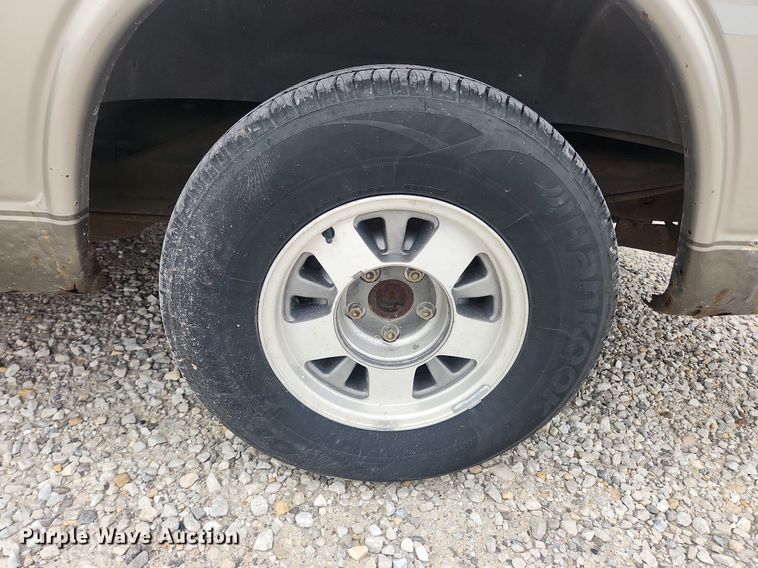 image for item LX9557 2002 GMC Savana G1500  van