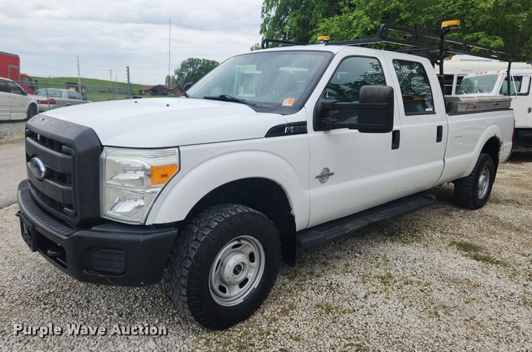 image for item LX9558 2013 Ford F350 Super Duty XL  Crew Cab pickup truck