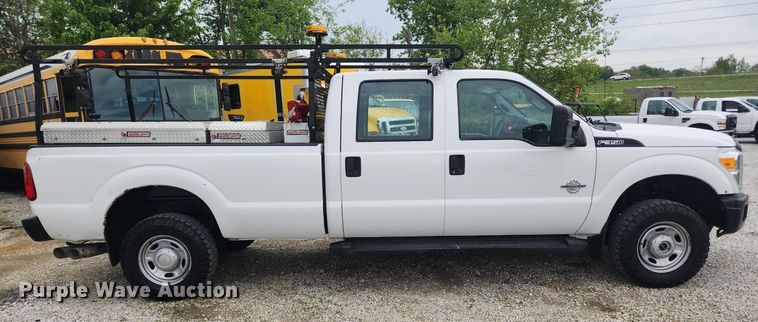 image for item LX9558 2013 Ford F350 Super Duty XL  Crew Cab pickup truck