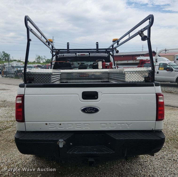 image for item LX9558 2013 Ford F350 Super Duty XL  Crew Cab pickup truck