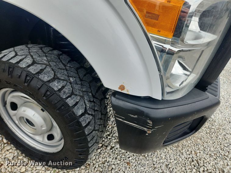 image for item LX9558 2013 Ford F350 Super Duty XL  Crew Cab pickup truck