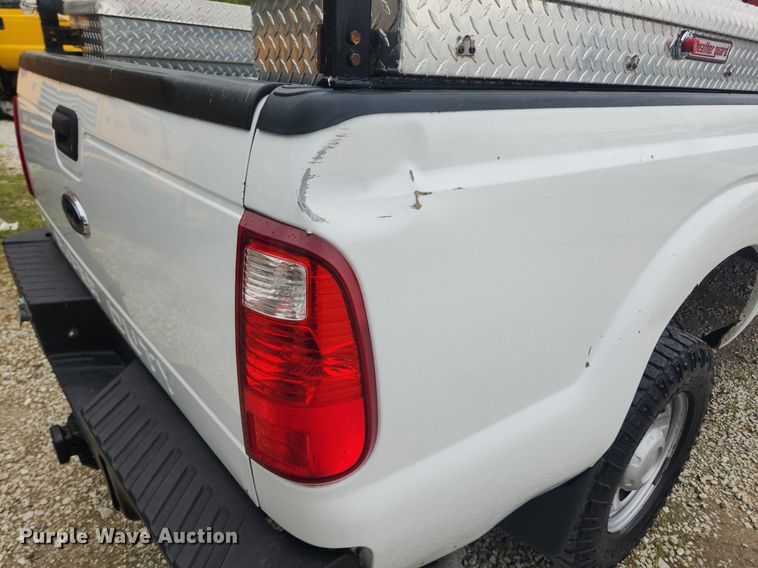 image for item LX9558 2013 Ford F350 Super Duty XL  Crew Cab pickup truck