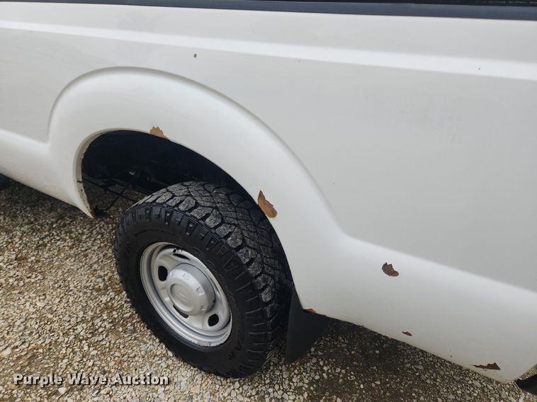 image for item LX9558 2013 Ford F350 Super Duty XL  Crew Cab pickup truck