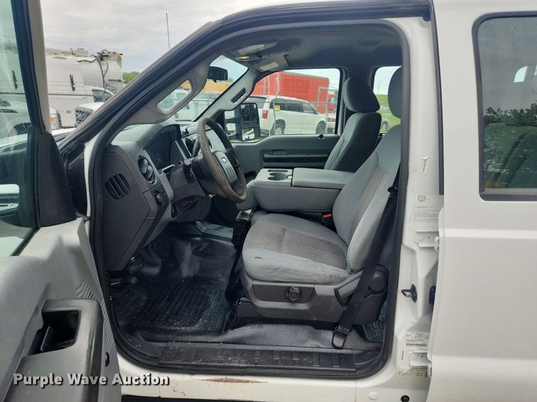 image for item LX9558 2013 Ford F350 Super Duty XL  Crew Cab pickup truck