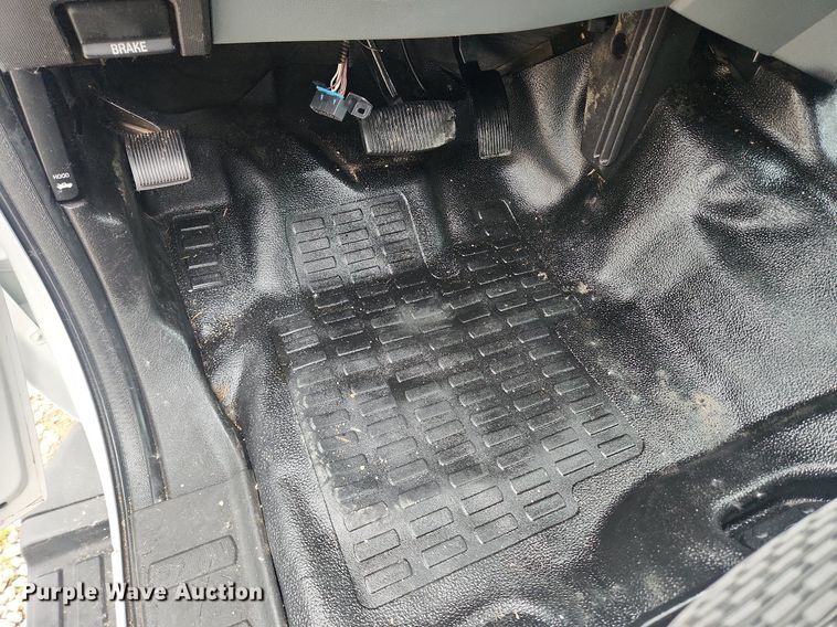 image for item LX9558 2013 Ford F350 Super Duty XL  Crew Cab pickup truck