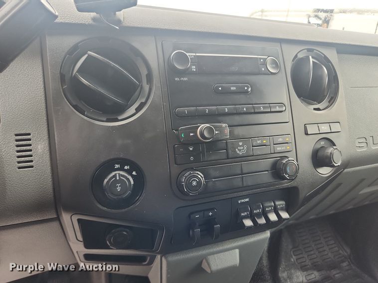 image for item LX9558 2013 Ford F350 Super Duty XL  Crew Cab pickup truck