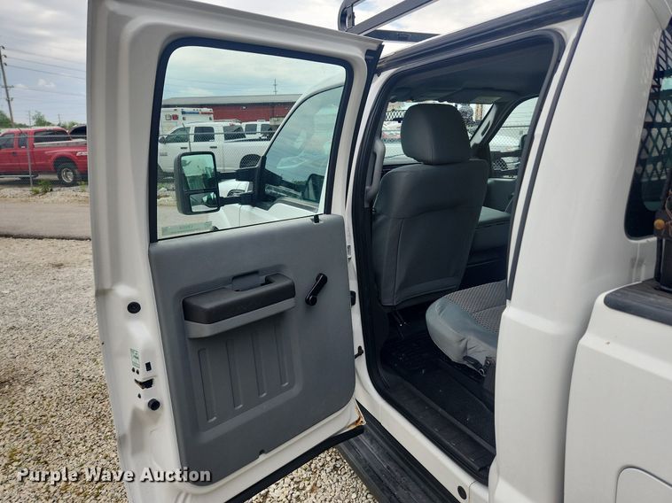 image for item LX9558 2013 Ford F350 Super Duty XL  Crew Cab pickup truck