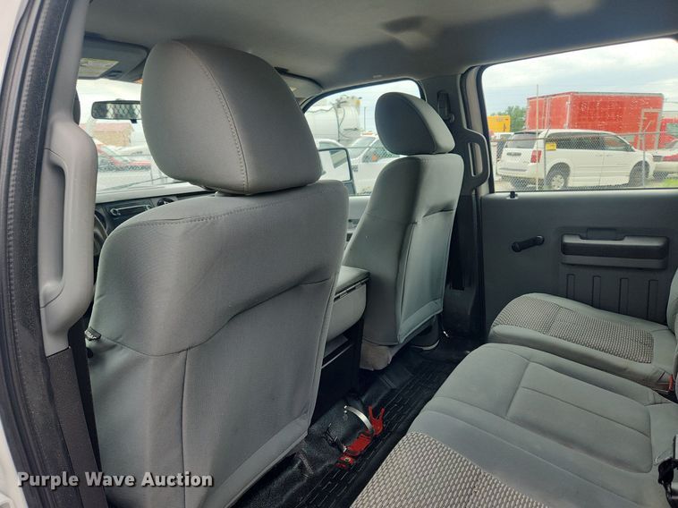 image for item LX9558 2013 Ford F350 Super Duty XL  Crew Cab pickup truck