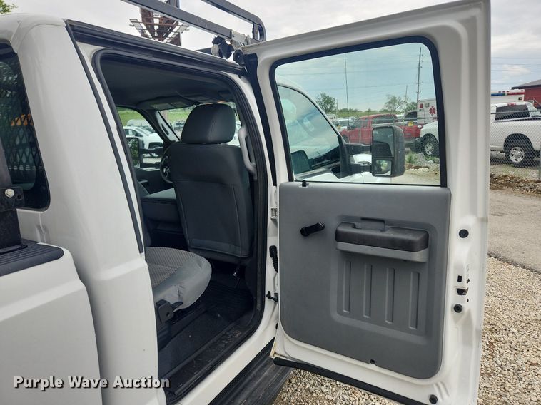 image for item LX9558 2013 Ford F350 Super Duty XL  Crew Cab pickup truck