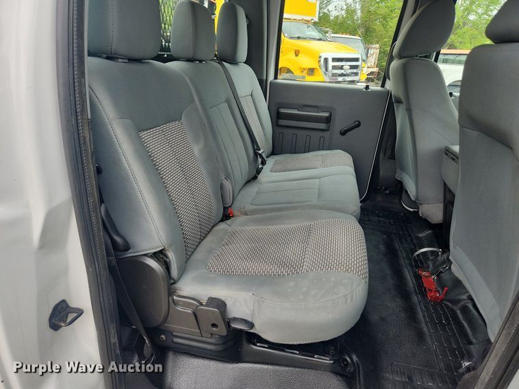 image for item LX9558 2013 Ford F350 Super Duty XL  Crew Cab pickup truck