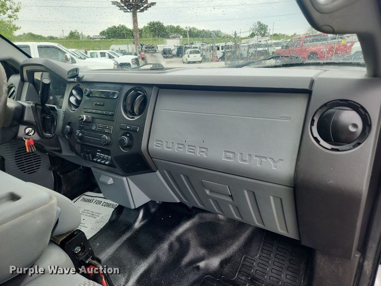 image for item LX9558 2013 Ford F350 Super Duty XL  Crew Cab pickup truck