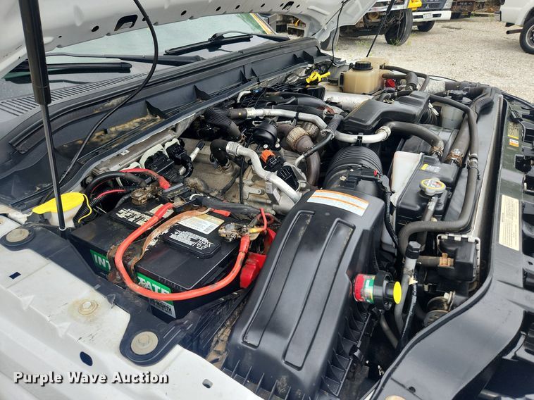 image for item LX9558 2013 Ford F350 Super Duty XL  Crew Cab pickup truck