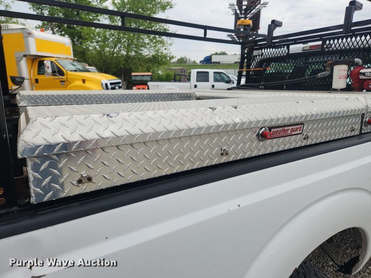 image for item LX9558 2013 Ford F350 Super Duty XL  Crew Cab pickup truck