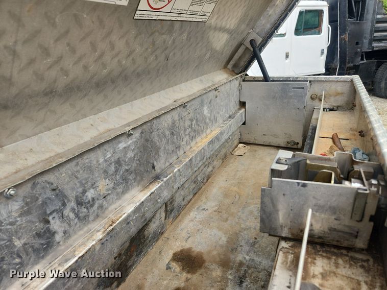 image for item LX9558 2013 Ford F350 Super Duty XL  Crew Cab pickup truck