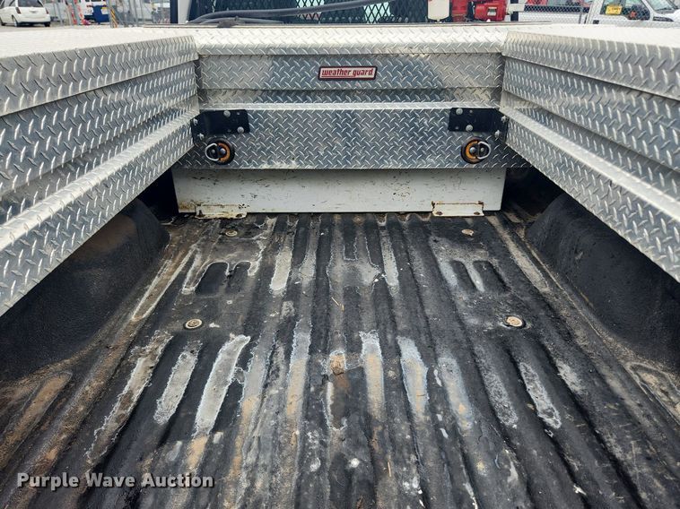 image for item LX9558 2013 Ford F350 Super Duty XL  Crew Cab pickup truck