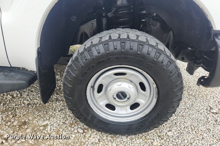 image for item LX9558 2013 Ford F350 Super Duty XL  Crew Cab pickup truck