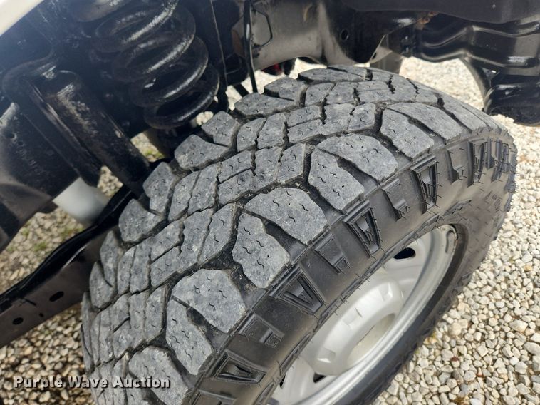 image for item LX9558 2013 Ford F350 Super Duty XL  Crew Cab pickup truck