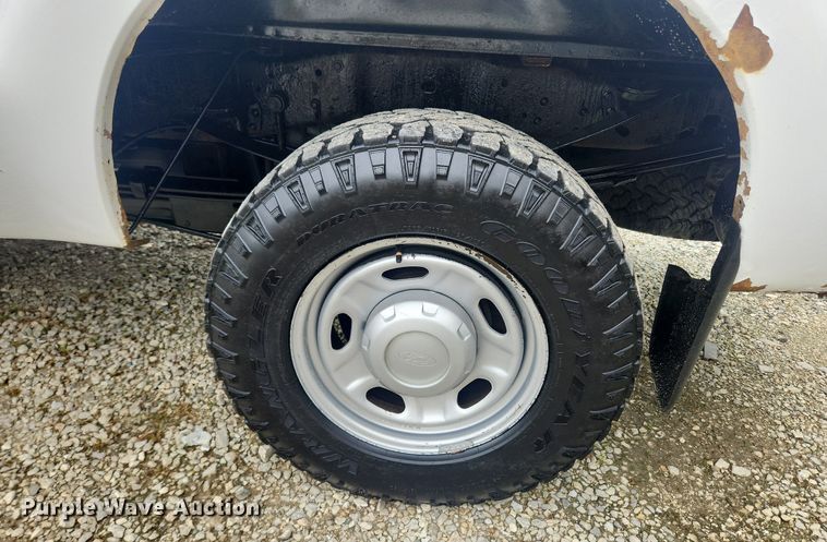 image for item LX9558 2013 Ford F350 Super Duty XL  Crew Cab pickup truck