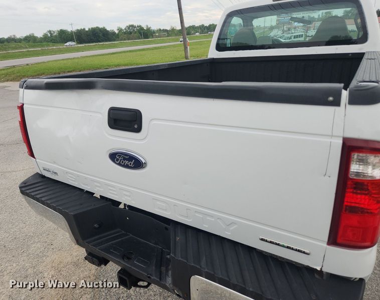 image for item LX9559 2008 Ford F350 Super Duty XL  pickup truck