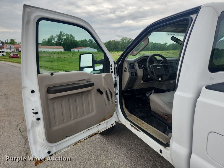 image for item LX9559 2008 Ford F350 Super Duty XL  pickup truck