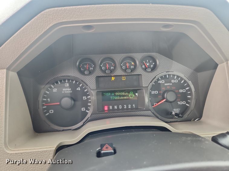 image for item LX9559 2008 Ford F350 Super Duty XL  pickup truck