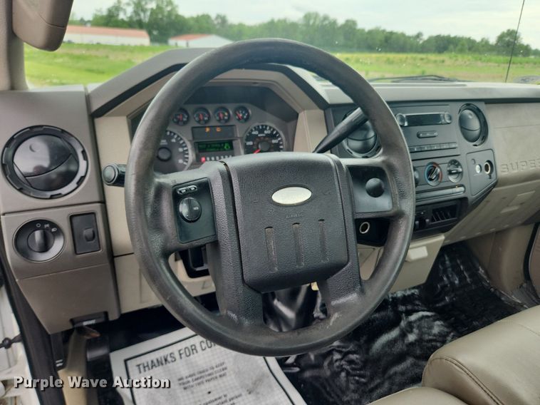 image for item LX9559 2008 Ford F350 Super Duty XL  pickup truck