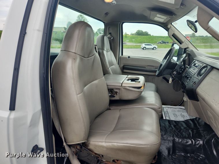 image for item LX9559 2008 Ford F350 Super Duty XL  pickup truck