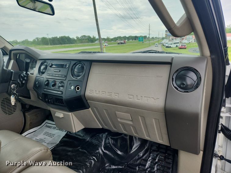 image for item LX9559 2008 Ford F350 Super Duty XL  pickup truck