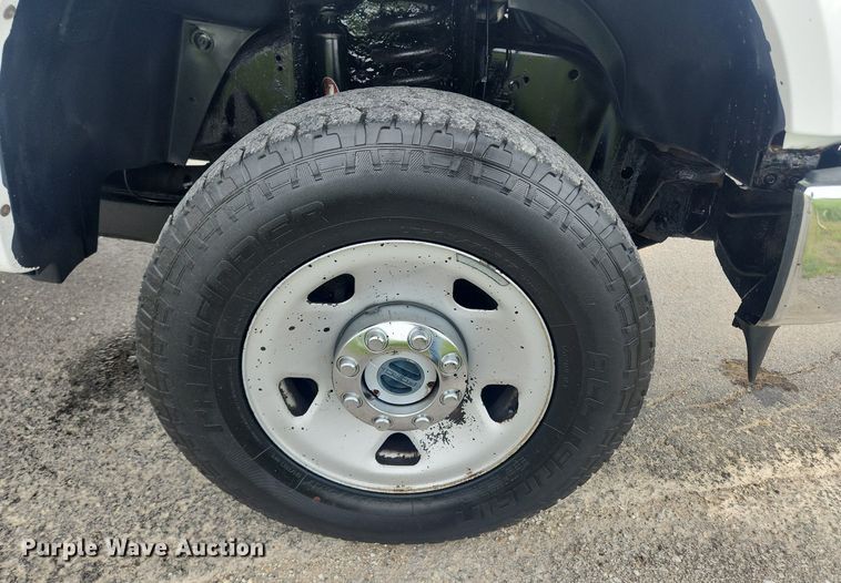 image for item LX9559 2008 Ford F350 Super Duty XL  pickup truck