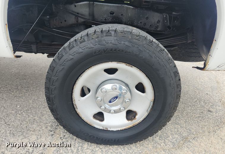 image for item LX9559 2008 Ford F350 Super Duty XL  pickup truck