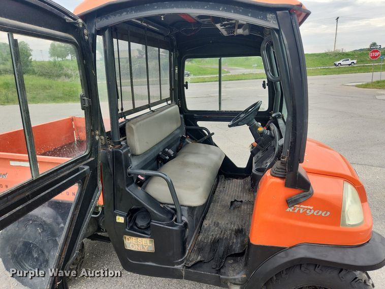 image for item LX9560 2006 Kubota RTV900  utility vehicle