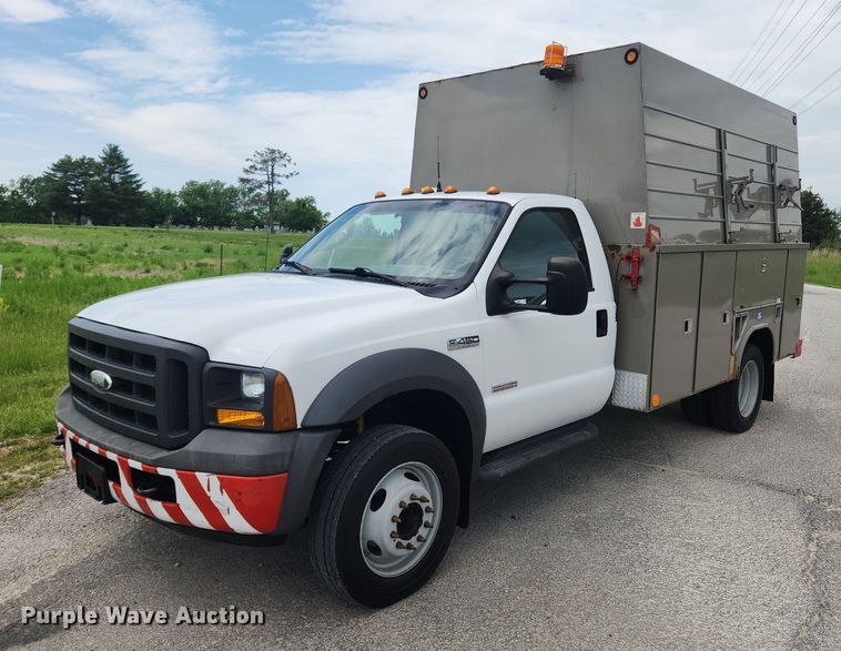 image for item LX9562 2005 Ford F450 Super Duty XL  utility / service truck