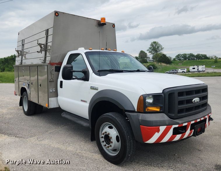 image for item LX9562 2005 Ford F450 Super Duty XL  utility / service truck