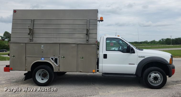 image for item LX9562 2005 Ford F450 Super Duty XL  utility / service truck