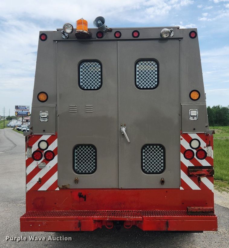 image for item LX9562 2005 Ford F450 Super Duty XL  utility / service truck