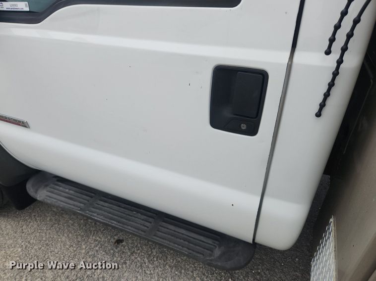 image for item LX9562 2005 Ford F450 Super Duty XL  utility / service truck