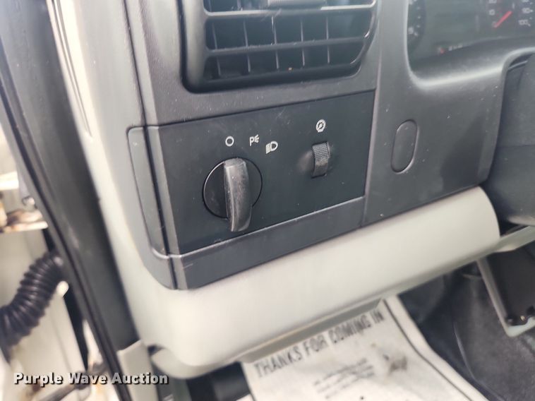 image for item LX9562 2005 Ford F450 Super Duty XL  utility / service truck