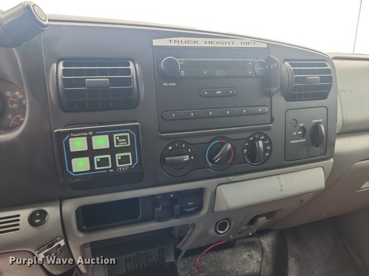 image for item LX9562 2005 Ford F450 Super Duty XL  utility / service truck