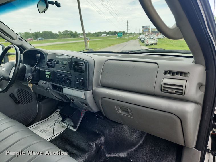 image for item LX9562 2005 Ford F450 Super Duty XL  utility / service truck