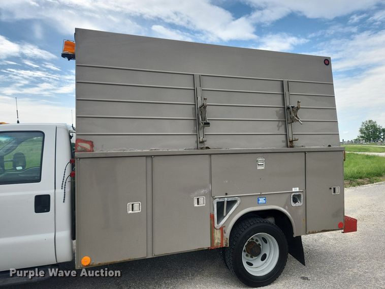 image for item LX9562 2005 Ford F450 Super Duty XL  utility / service truck
