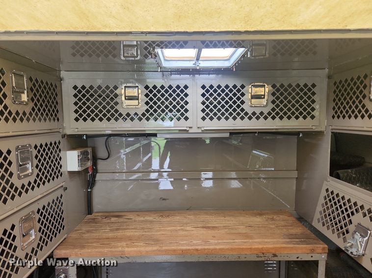 image for item LX9562 2005 Ford F450 Super Duty XL  utility / service truck