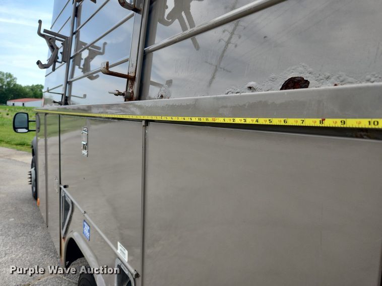 image for item LX9562 2005 Ford F450 Super Duty XL  utility / service truck