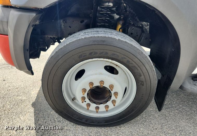 image for item LX9562 2005 Ford F450 Super Duty XL  utility / service truck