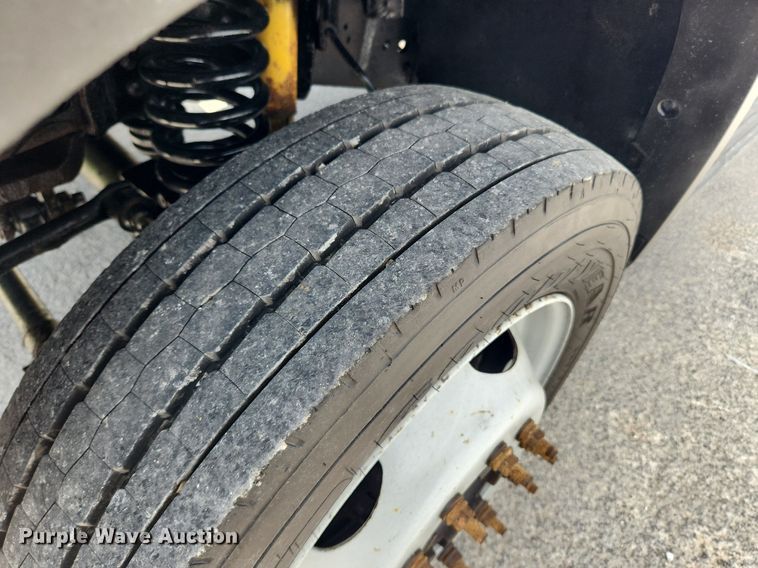 image for item LX9562 2005 Ford F450 Super Duty XL  utility / service truck