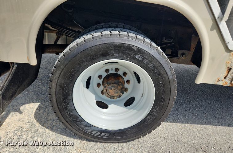 image for item LX9562 2005 Ford F450 Super Duty XL  utility / service truck