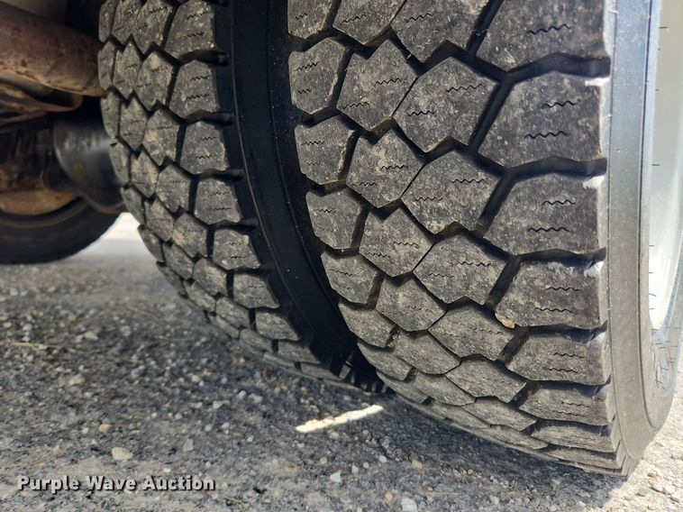 image for item LX9562 2005 Ford F450 Super Duty XL  utility / service truck